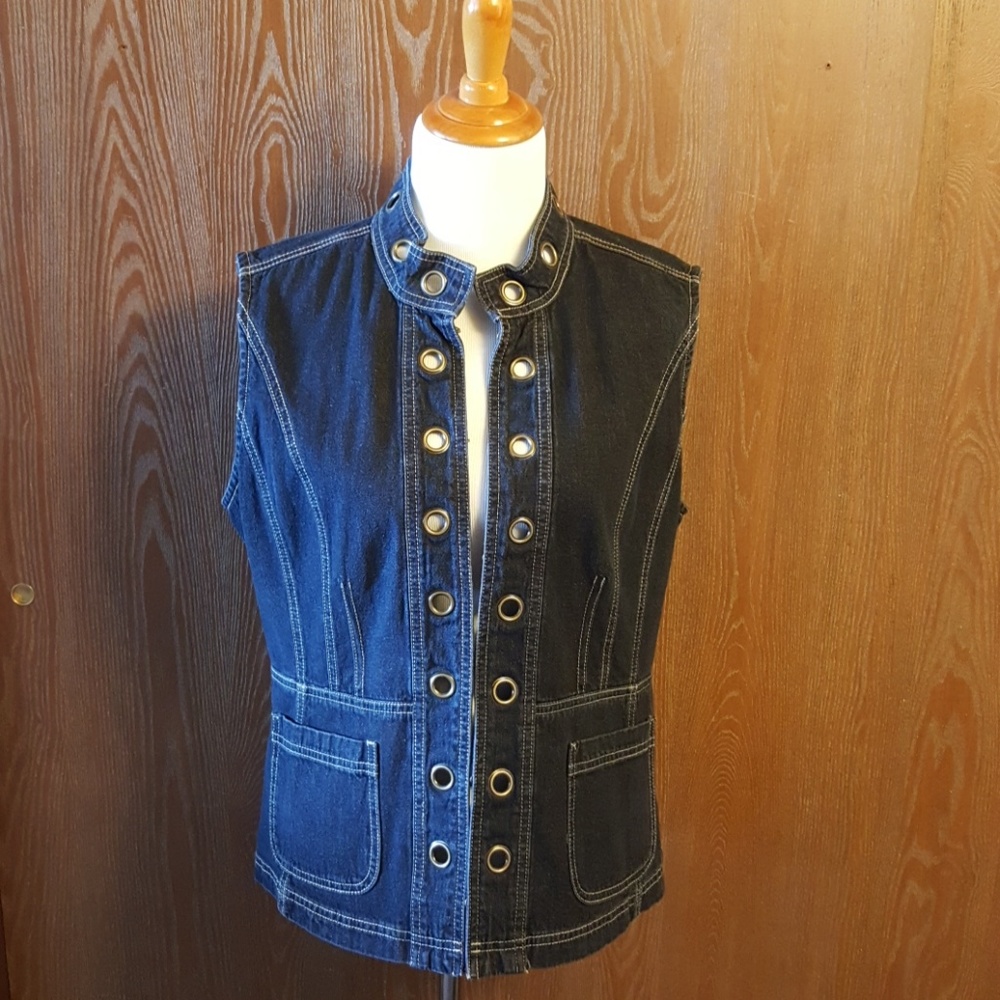 Denim Sleeveless Vest With Metal Grommets Sze Lge